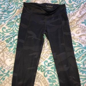 black camo pocketed leggings!